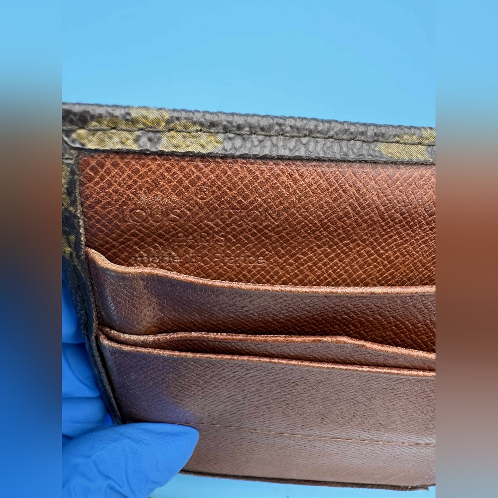 Louis Vuitton Monogram Bifold Wallet - Picture 11 of 16